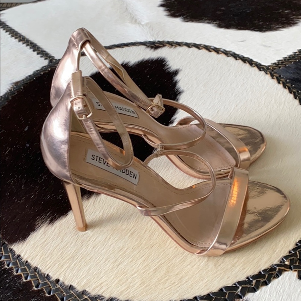 Steve Madden - Picture 2 of 5